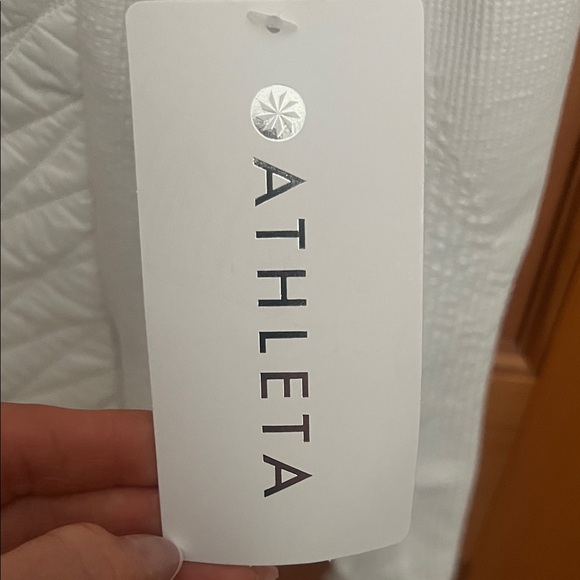 ATHLETA Women's White Quilted Ski Jacket - Picture 10 of 16